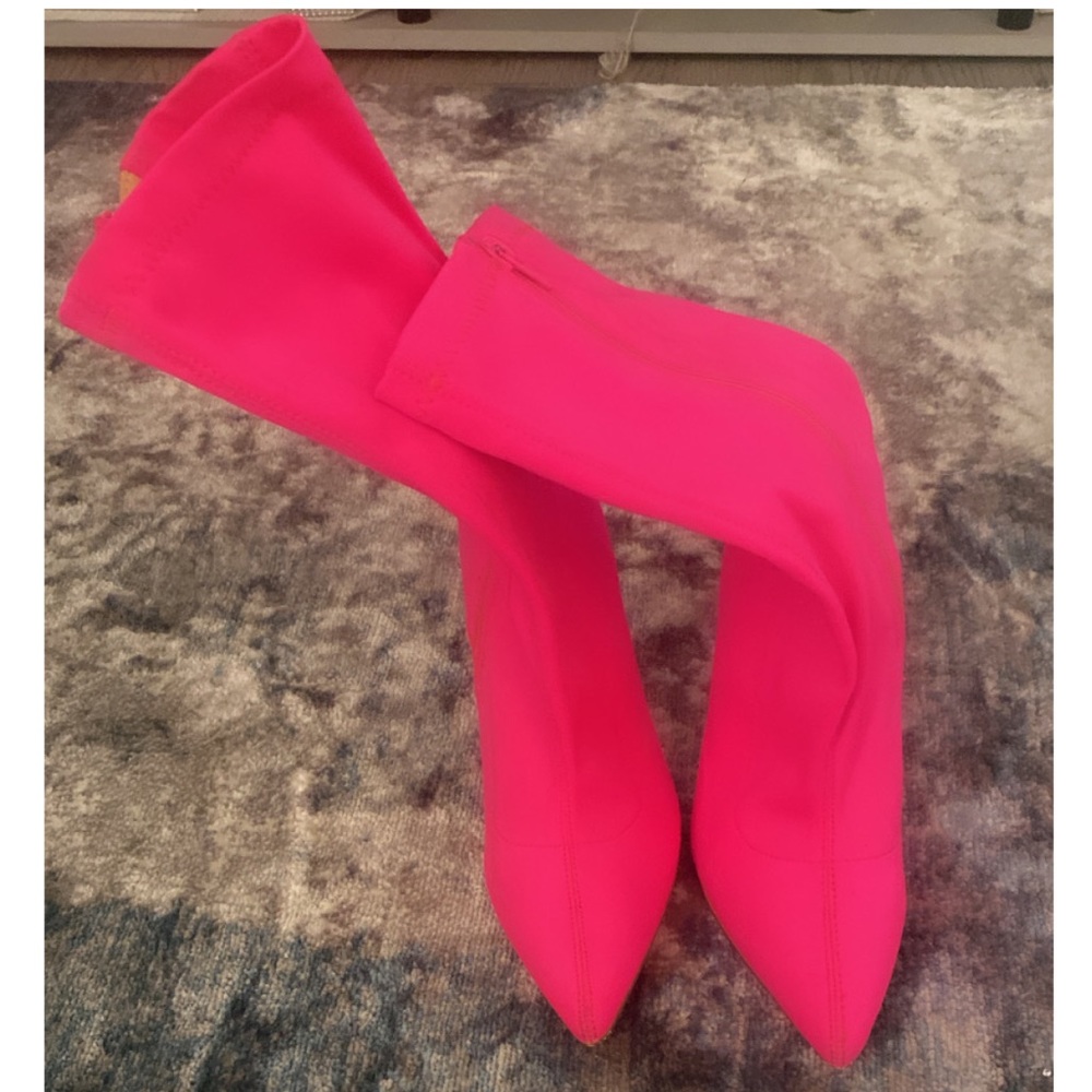 Hot pink zipped up ankle boots